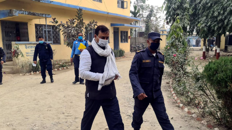 रौतहट बम काण्डका याेजनाकार अफ्तावका भाइ महताव पुर्पक्षको लागि कारागार चलान