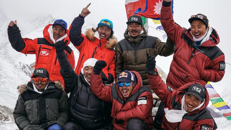 विश्वको दोश्रो अग्लो के टू हिमालको सफल आरोहण गर्दै १० नेपालीद्वारा विश्व रेकर्ड कायम