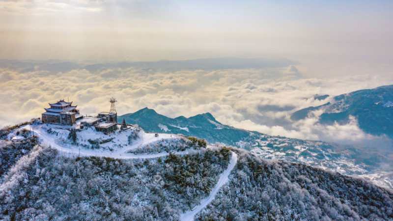 (210118) -- BEIJING, Jan. 18, 2021 (Xinhua) -- Photo taken on Jan. 17, 2021 shows the scenery of Huaying Mountain in Guang'an City, southwest China's Sichuan Province. (Photo by Qiu Haiying/Xinhua)