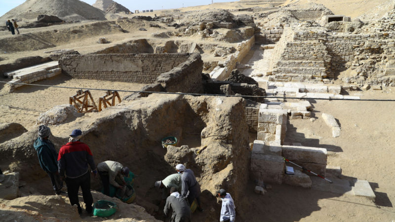 Archeologists work at the newly-discovered site in Saqqara, Giza province, Egypt, on Jan. 17, 2021. An Egyptian archeological mission working in Saqqara necropolis near the Pyramids of Giza announced on Sunday the discovery of the funerary temple of ancient Egyptian Queen Neit, wife and daughter of King Teti, the first pharaoh of the Sixth Dynasty that ruled Egypt over 4,300 years ago. (Xinhua/RSS)