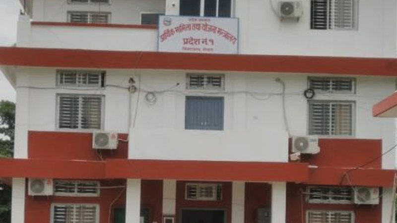 ‘एक विद्यालय एक नर्स’ कार्यक्रम लागू