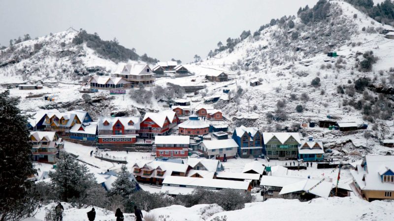 हिमपातपछि कालिन्चोकमा पर्यटकको घुइँचो