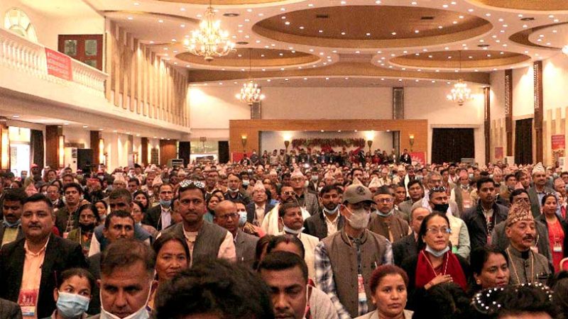 नेकपा (एमाले) को केन्द्रीय कमिटी बैठक बस्दै
