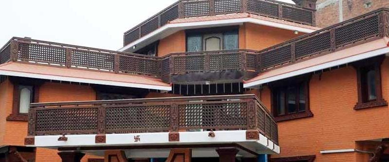 एमाले केन्द्रीय कार्यालय  धुम्बाराहीबाट थापाथली सर्दै