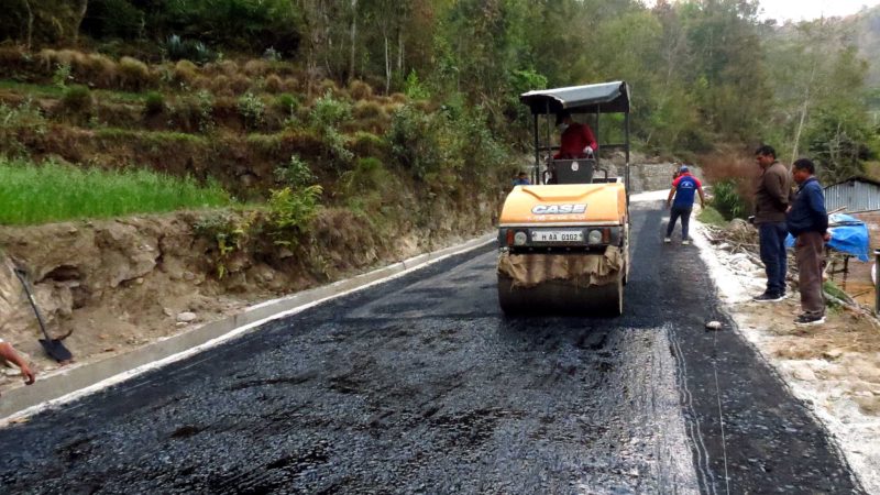 चरिकोट–जिरी सडकखण्डअन्तर्गत सडक स्तरोन्नति छिट्टै सकिने