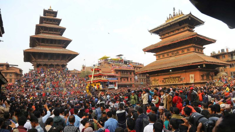 बिस्केट जात्रामा मध्यराति ढुङ्गा हानाहान हुँदा १९ घाइते