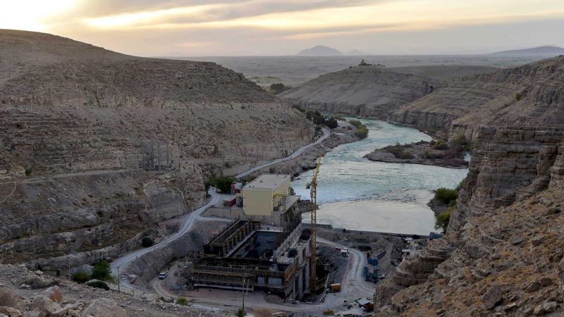 In this photograph taken on March 21, 2021, a general view of the hydroelectric Kajaki Dam is seen in Kajaki, northeast of Helmand Province. - In the heart of territory under siege from the Taliban, one of Afghanistan's most important hydroelectric dams is at the centre of a power struggle that symbolises the battle between the government and insurgents. (Photo by WAKIL KOHSAR / AFP) / TO GO WITH Afghanistan-environment-dam-Taliban,FOCUS by Elise BLANCHARD