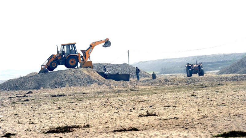 चुरे उत्खनन गरी ढुङ्गा गिट्टी, बालुवा निर्यात गर्ने कार्यमा रोक लगाइने