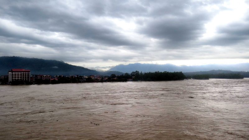 नारायणी नदी इतिहासकै उच्च विन्दुमा हेरौं तस्विरहरु