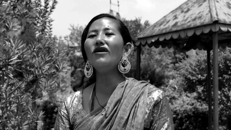 विभिन्न पशुपंछीको आवाज निकालेर युट्युबमा भाइरल भएकी सन्तोषीकाे हत्या