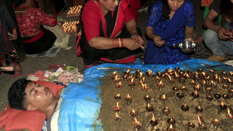 राति महिषासुरको प्रतिक खःमेय बध, आज बिहानैदेखि ब्रह्मायणीमा हजारौँको भीड