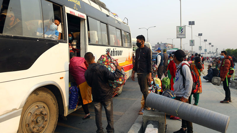 दसैँका लागि उपत्यका छाड्नेको सङ्ख्या बढ्न थाल्यो