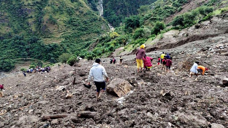 बझाङ पहिरो : बेपत्ता १९ जना भेटिएनन
