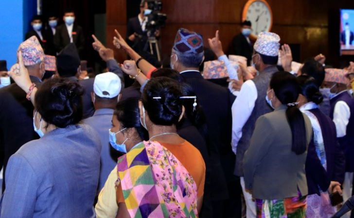 प्रतिनिधिसभा बैठकमा बिहीबार पनि एमालेको नाराबाजी