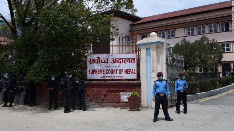 विधि हुर्काउने कि अधिनायकवाद ?