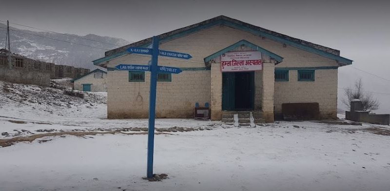 हुम्ला जिल्ला अस्पतालमा टुकि बालेर स्वास्थ्य सेवा दिनुपर्ने अवस्था अन्त्य