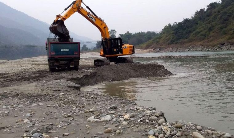 म्याग्दीमा मापदण्ड र सम्झौताविपरीत नदी दोहन