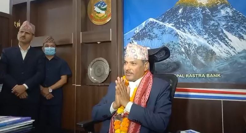 काममा फर्किए गभर्नर अधिकारी